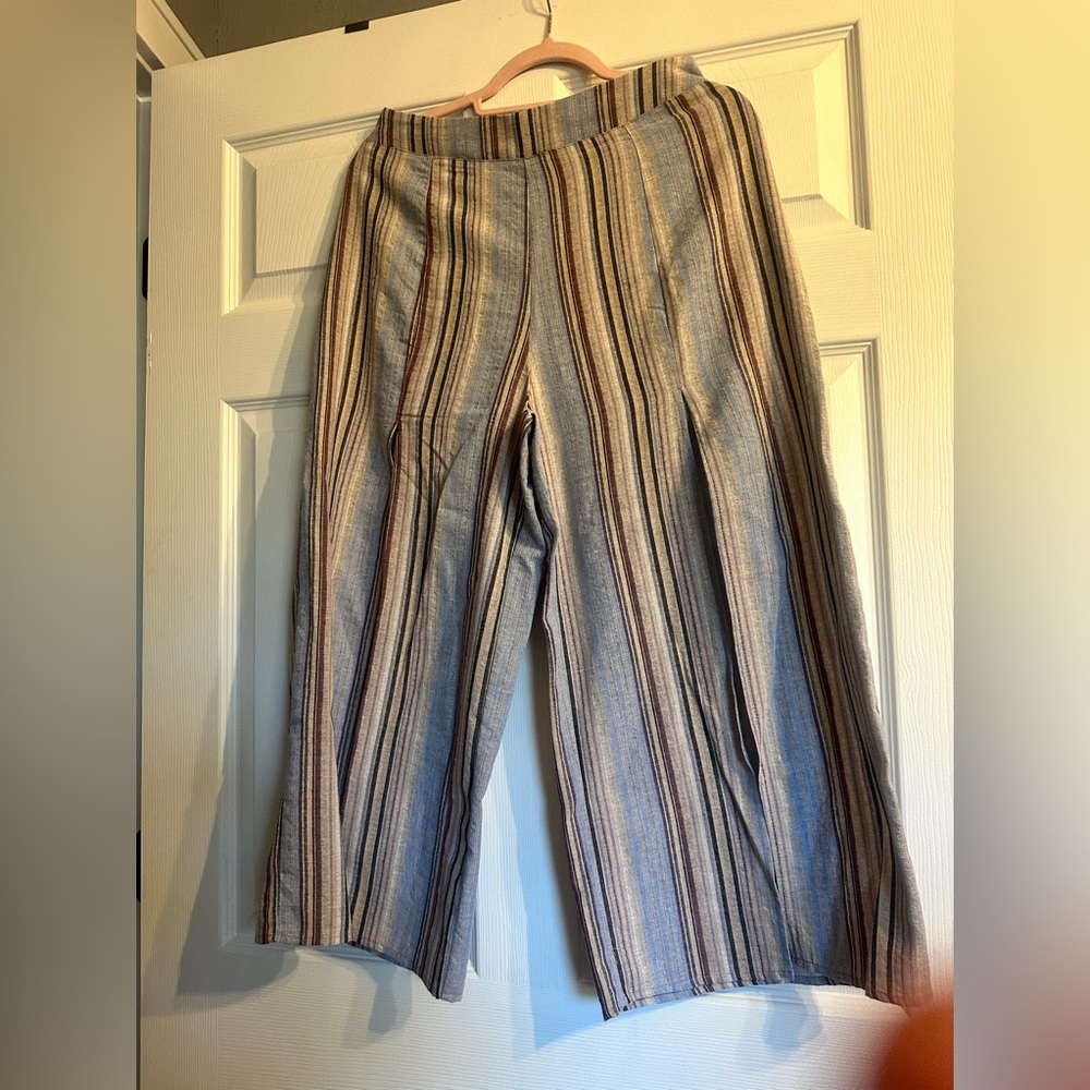 Beachy wide legged linen pants size small